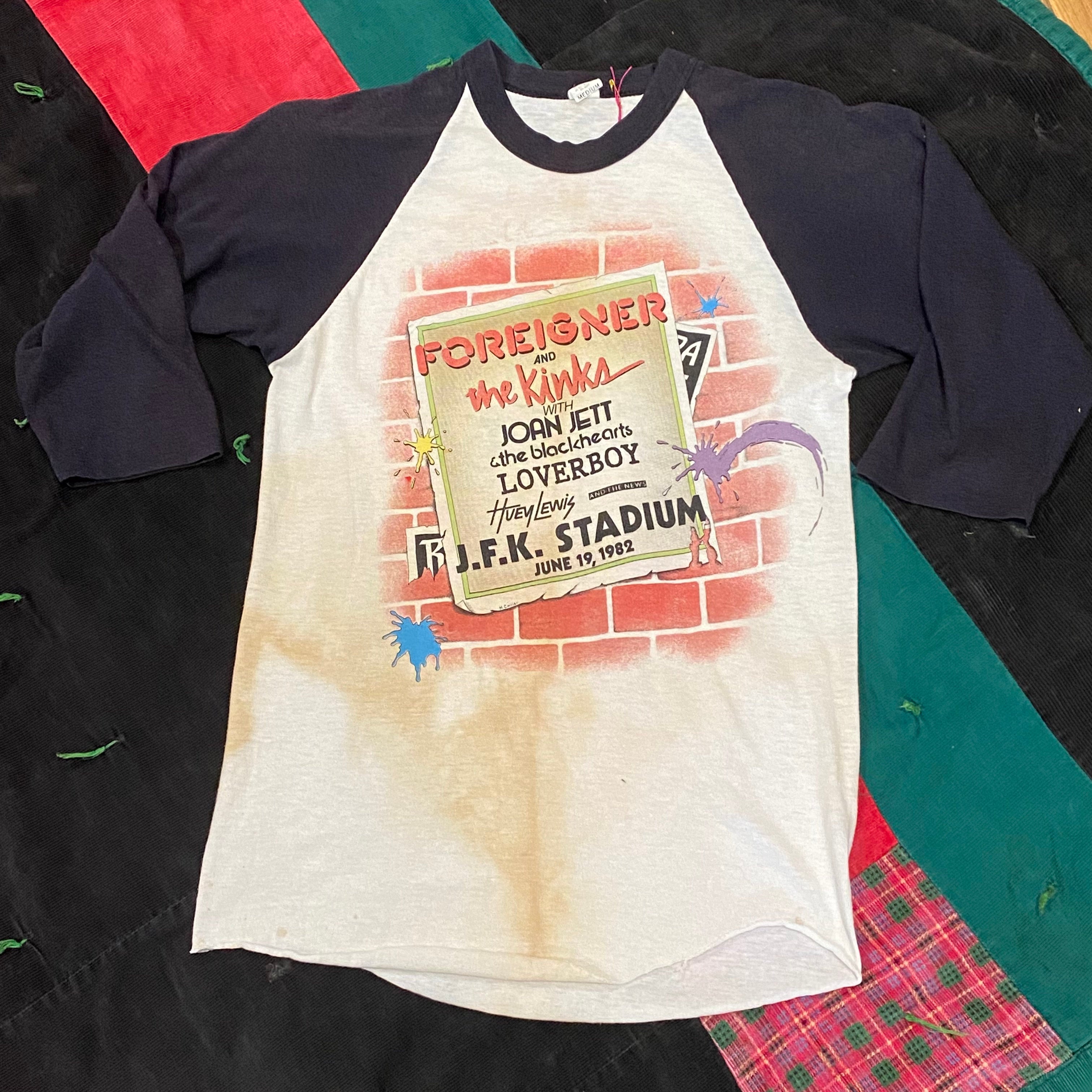 1982 Philly KINKS JOAN JETT LOVERBOY HUEY LEWIS FOREIGNER Concert